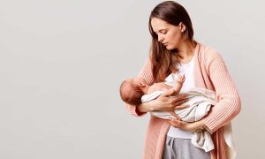 Breastfeeding-mother-to-baby